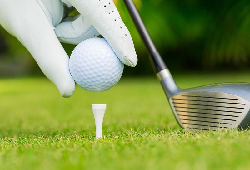 Tee golf là dụng cụ đỡ bóng trong golf