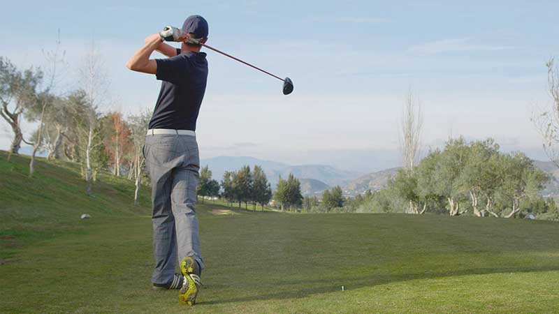 Các golfer cần cẩn thận để tránh bị chấn thương khi chơi golf