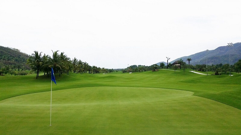 Sân golf Diamond Bay Nha Trang