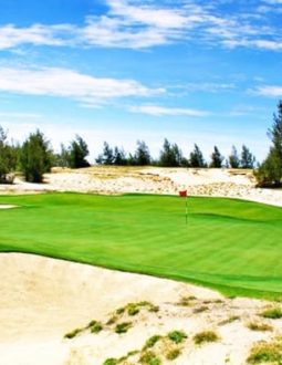 Sân Đà Nẵng với đường cát trải dài ấn tượng