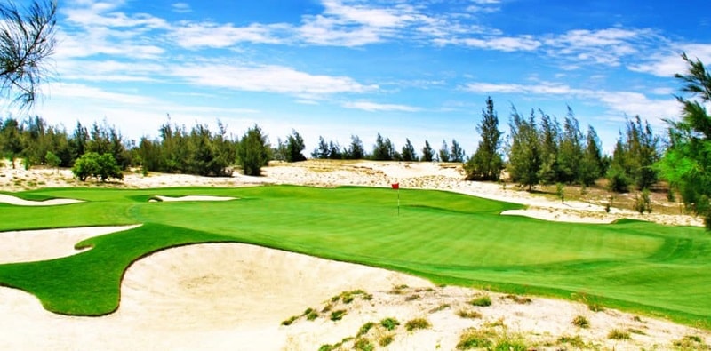 Sân Đà Nẵng với đường cát trải dài ấn tượng