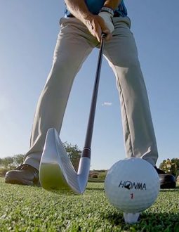 Mỗi loại gậy trong bộ gậy golf có trọng lượng khác nhau