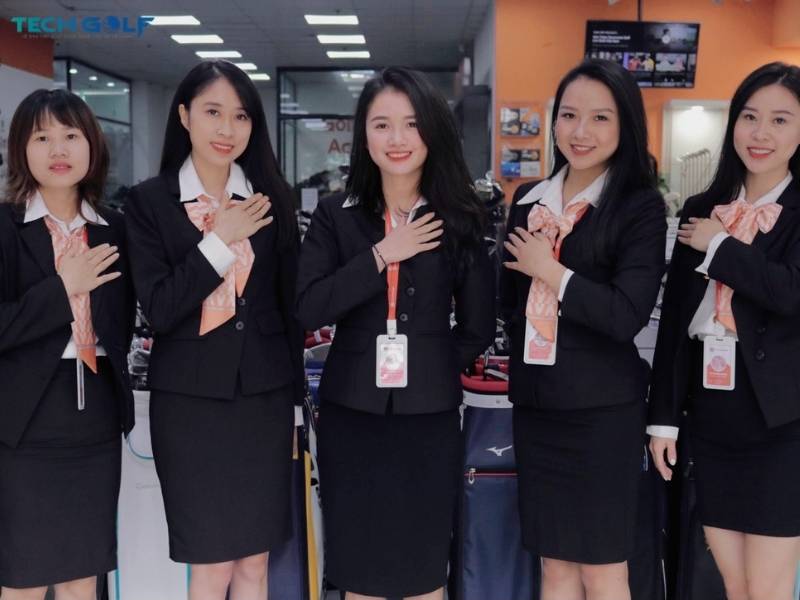 Đội ngũ nhân viên chuyên nghiệp tại TECHGOLF