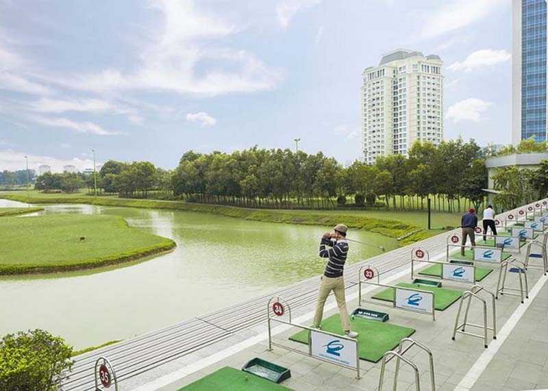 Học đánh golf tại sân tập Ciputra