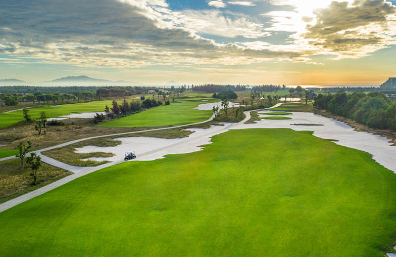 Sân golf có vị trí địa lý đắc địa