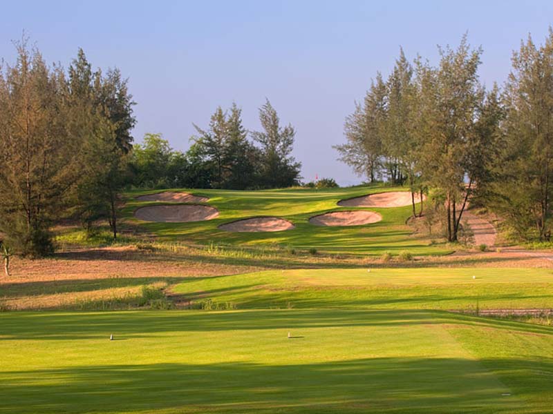 Thiết kế khu vực bunker tại sân golf Montgomerie Links