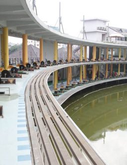 Sân Cảnh Hồ được đầu tư với quy mô hiện đại