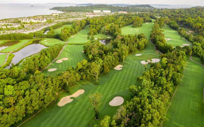 Sân golf Vinpearl Hà Nội nằm ở vị trí đắc địa