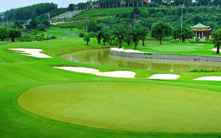 Khám Phá Nét Cuốn Hút Và Thiết Kế Hiện Đại Của Sân Golf Nhân Sư