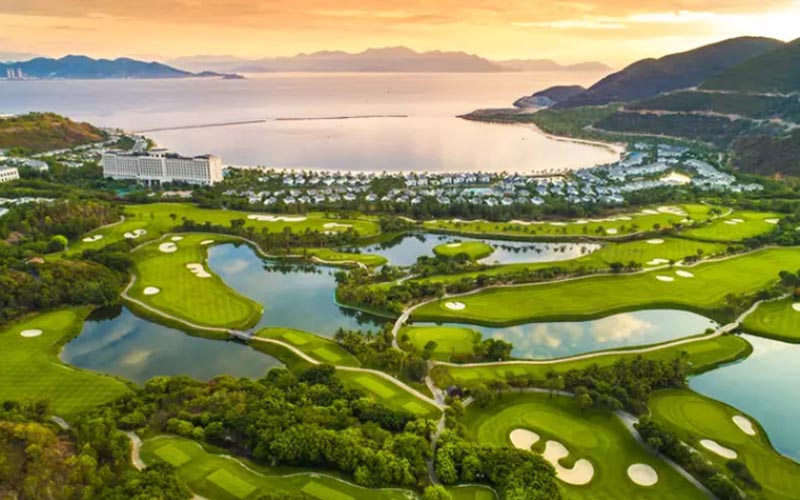Sân golf Vinpearl Nha Trang mang thiết kế hiện đại