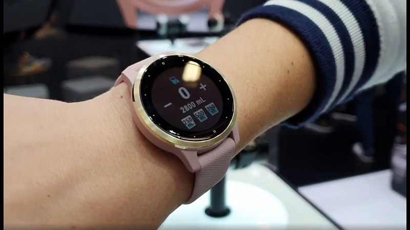 Garmin Vivoactive 4S là mẫu đồng hồ nữ có ngoại hình bắt mắt và trẻ trung