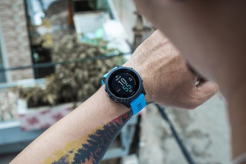 Đồng hồ Garmin được đông đảo cánh mày râu yêu thích