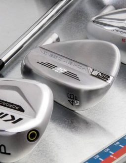 Gậy Wedge Là Gì? Mang Mấy Cây Gậy Golf Wedge Khi Ra Sân?