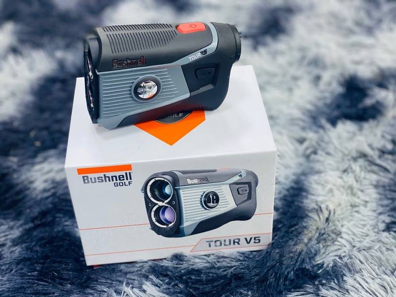 Máy đo khoảng cách Bushnell là lựa chọn thông minh của golfer