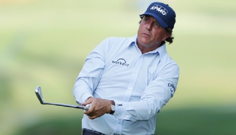 Áo mang đến phong cách lịch lãm, trang nhã cho người chơi