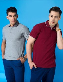 Mẫu áo này được cách tân từ dáng áo Classic – Fit nên sẽ có thiên hướng hiện đại hơn