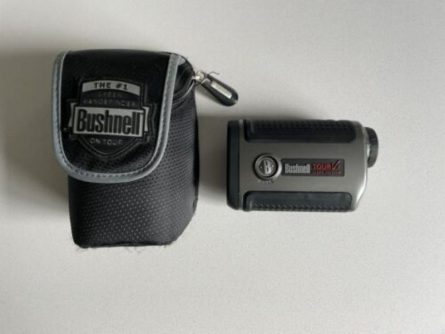 Bushnell Tour V2 được nhiều người lựa chọn vì các tính năng đặc biệt của mình