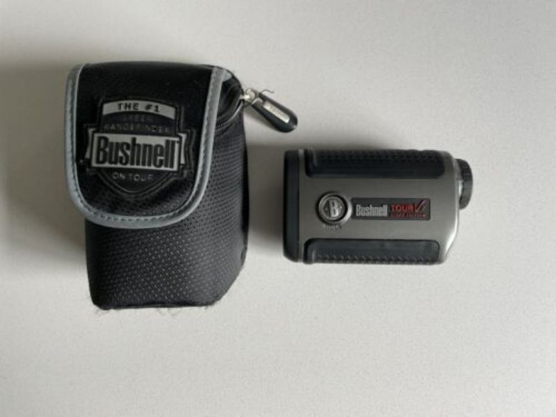 Bushnell Tour V2 được nhiều người lựa chọn vì các tính năng đặc biệt của mình