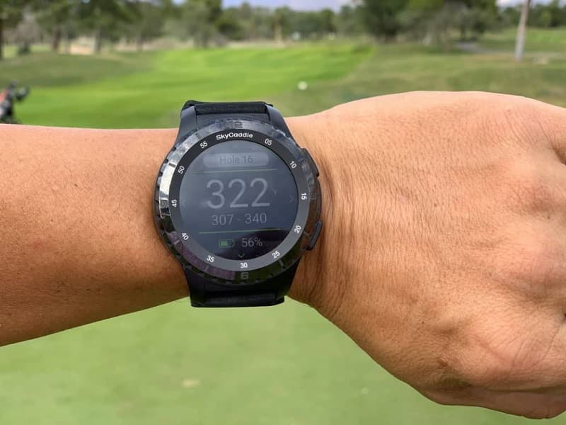 Skycaddie LX5 dường như mang lại khoảng cách hiển thị gần hơn