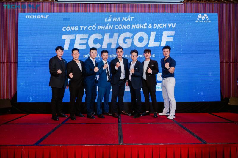 Đội ngũ Techgolf trong buổi lễ ký kết hợp tác