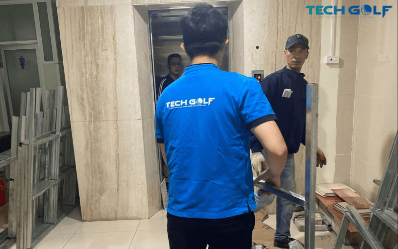 Đội ngũ Techgolf thi công khung thép chịu lực cho phòng golf 3D