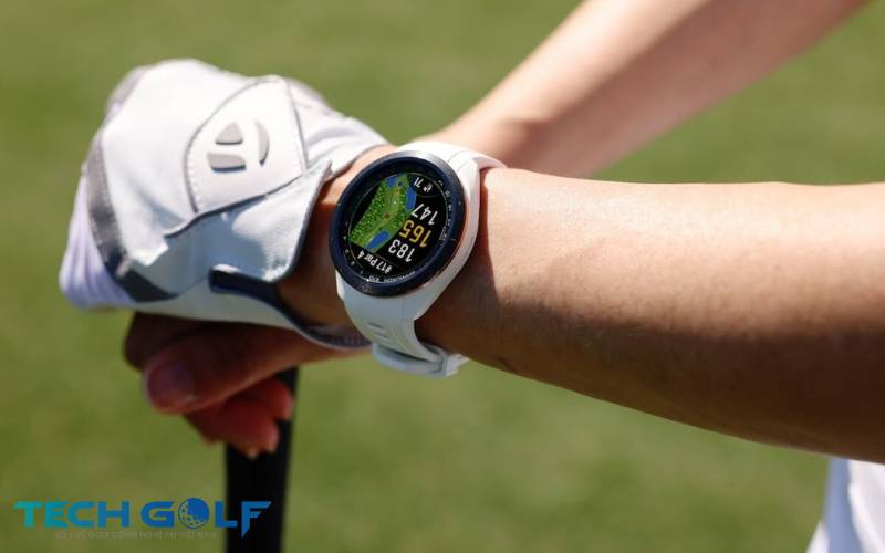 hình ảnh đồng hồ golf garmin approach s70