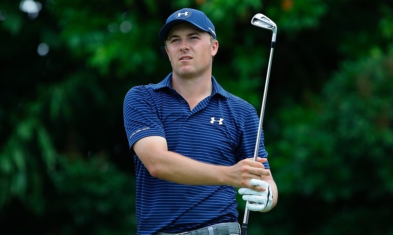 Golfer Jordan Spieth khiến người hâm mộ phải “trầm trồ” với pha cứu bóng kinh ngạc