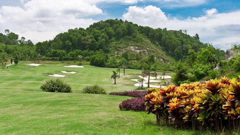 Sân golf sở hữu diện tích rộng lớn, không gian thoáng đãng