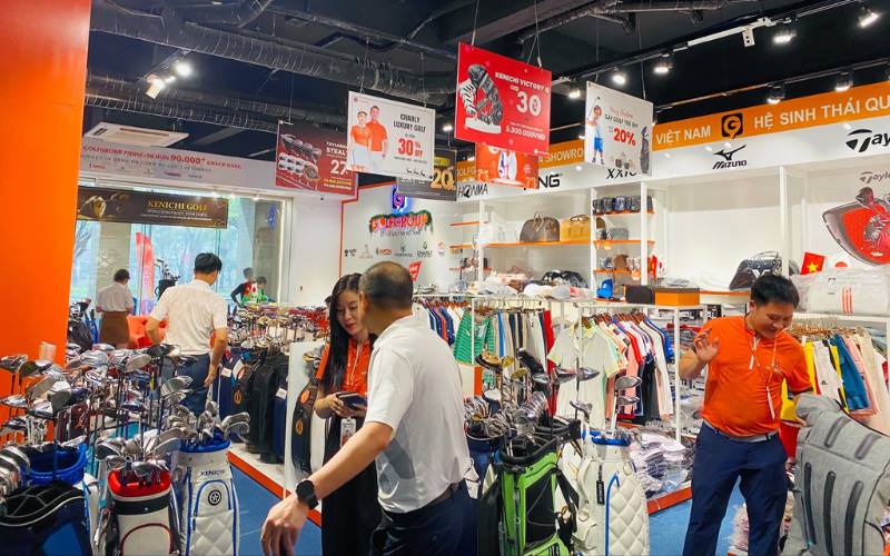 Cửa hàng uy tín thường có sản phẩm gậy golf đa dạng cùng lượng khách ổn định