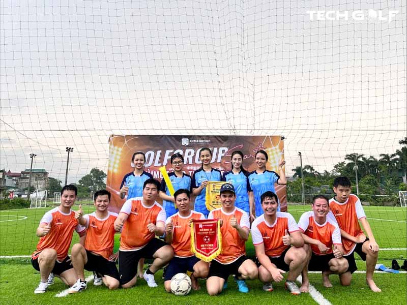 Các cầu thủ tài năng trước giờ khai mạc trận đấu