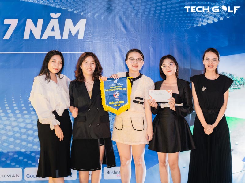 Đội Mắt Ngọc xuất sắc giành ngôi vô địch với tỉ số 2-1