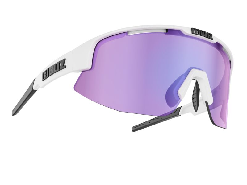 Kính chơi golf BLIZ được ứng dụng nhiều công nghệ hiện đại, mang đến hiệu suất vượt trội