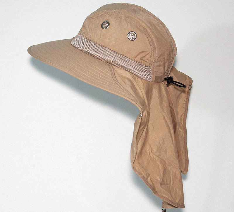 Mũ golf chống nắng là một trong những phụ kiện quan trọng với golfer khi ra sân