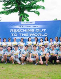 Đội hình tham dự teambuilding kỷ niệm sinh nhật Techgolf 7 tuổi