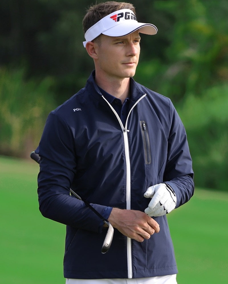 Áo chơi golf PGM còn có khả năng chống mưa và chống thấm nước tốt