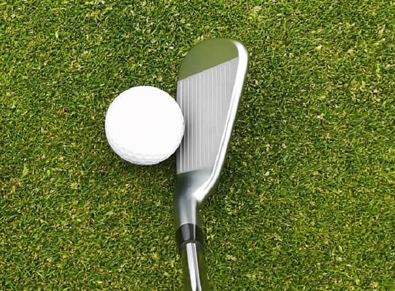 Các rãnh trên mặt gậy golf sắt Ping I210 được hãng thiết kế sát nhau hơn