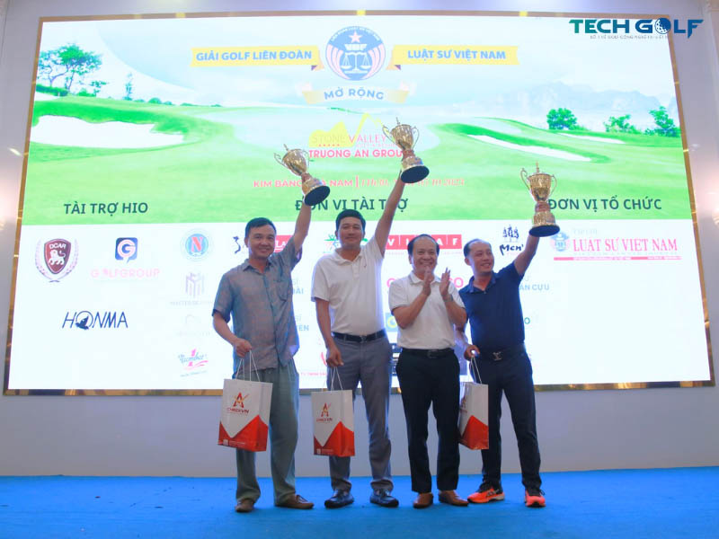Các golfer giành giải Nhất bảng