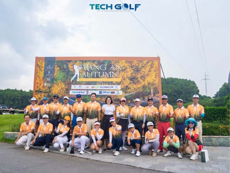 Các golfer hào hứng tham dự giải golf Trang An Autumn Tournament 2023