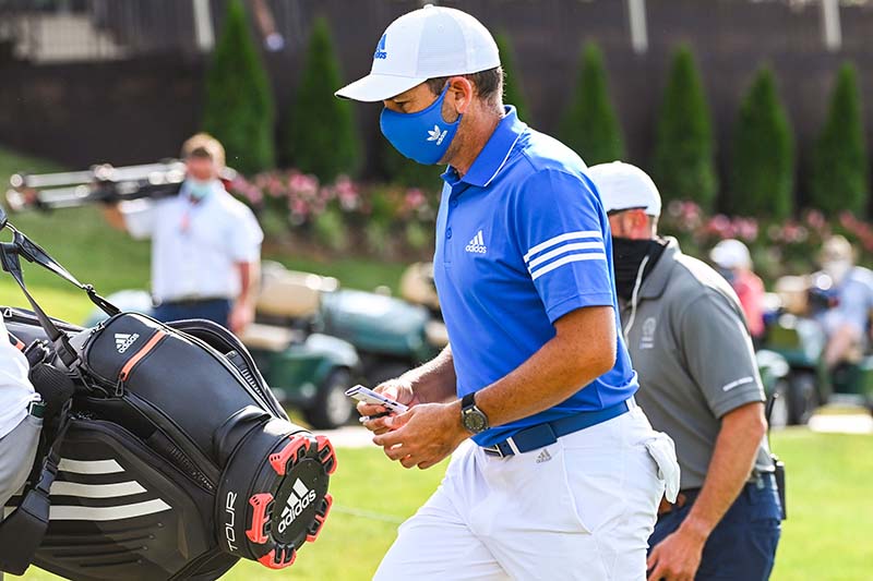 Có rất nhiều loại khẩu trang golf cho golfer lựa chọn