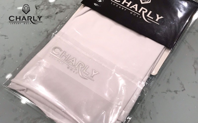 Thương hiệu Charly luôn cho ra mắt các mẫu khẩu trang với màu sắc nhã nhặn