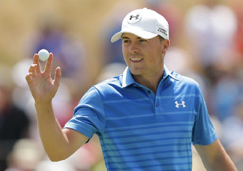 Quần áo chơi golf của hãng Under Armour với đa dạng mẫu mã và kiểu dáng