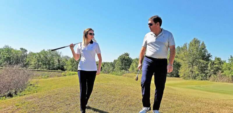 Quần áo golf của hãng Lacoste được thiết kế cho cả nam và nữ golfer