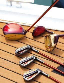 Ngoại hình của bộ gậy được đầu tư chỉn chu đến từng họa tiết nhỏ