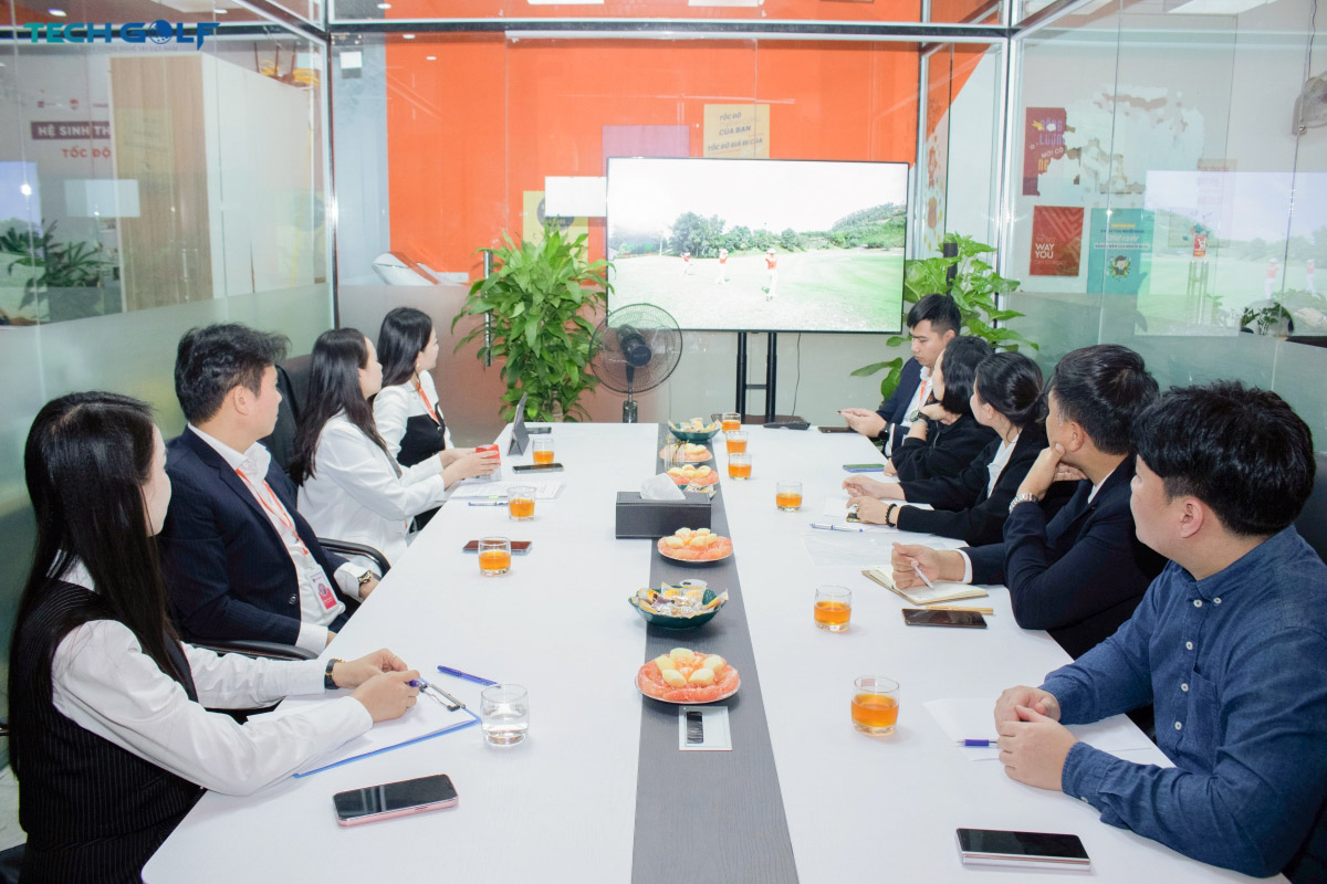 Đại diện Techgolf và Friends Golf Holding thỏa thuận hợp tác chiến lược