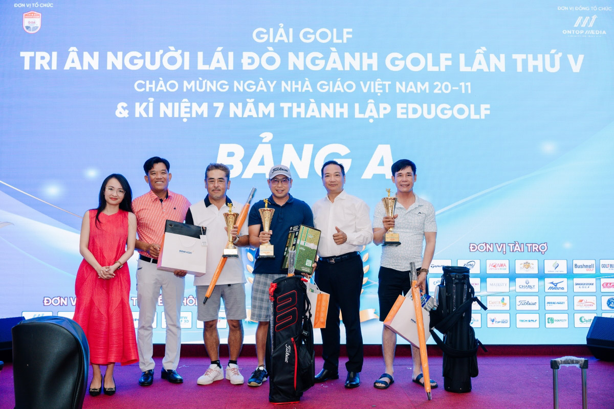 Các golfer bảng A xuất sắc đạt giải trong giải Tri ân Người Lái Đò Ngành Golf