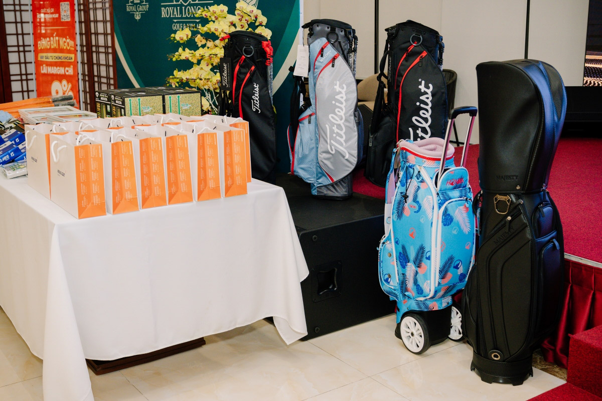 Những món quà giá trị từ nhà tài trợ