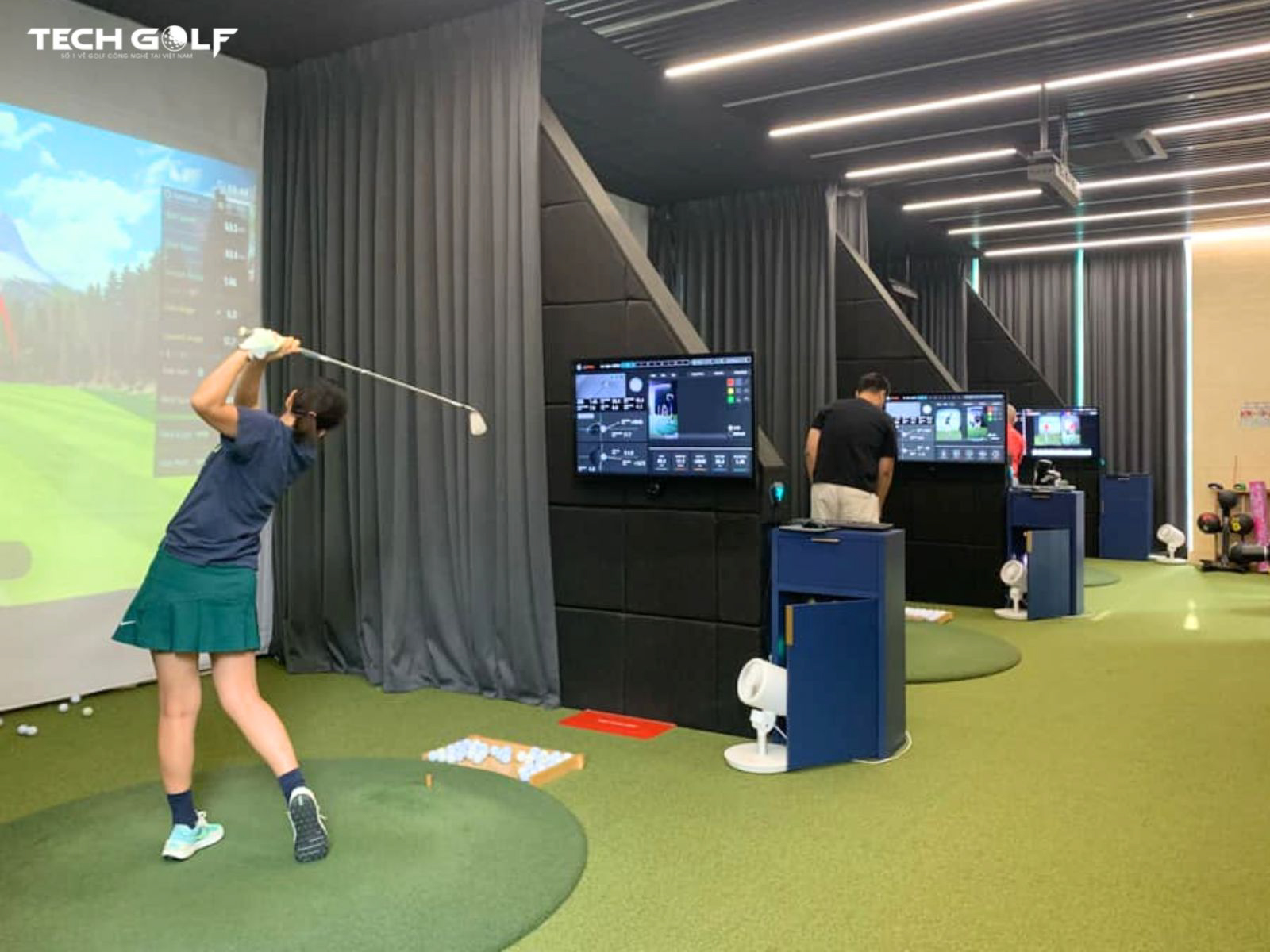 Phòng tập golf 3D Clubhouse H với 3 line tập mở và 2 phòng VIP