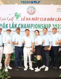 Các golfer check-in trước thềm giải golf Đăk Lăk Championship