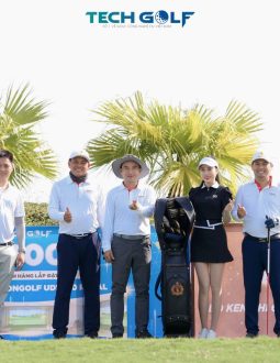 Đại diện Techgolf Techgolf cùng nhà tài trợ GolfGroup