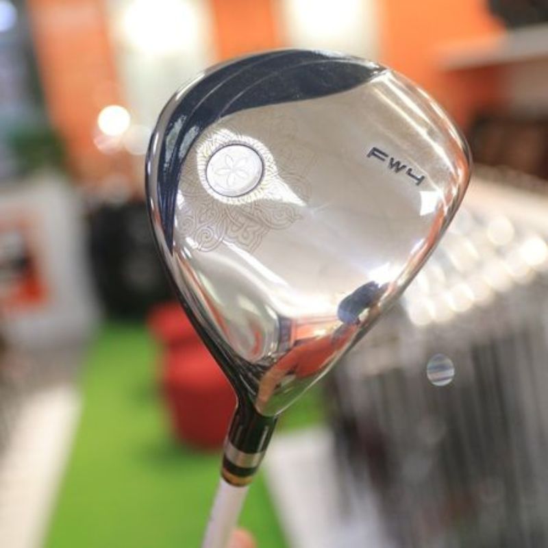 Kenichi Victory Fast Plus Ladies là một trong những mẫu gậy golf nữ được nhiều golfer đánh giá cao